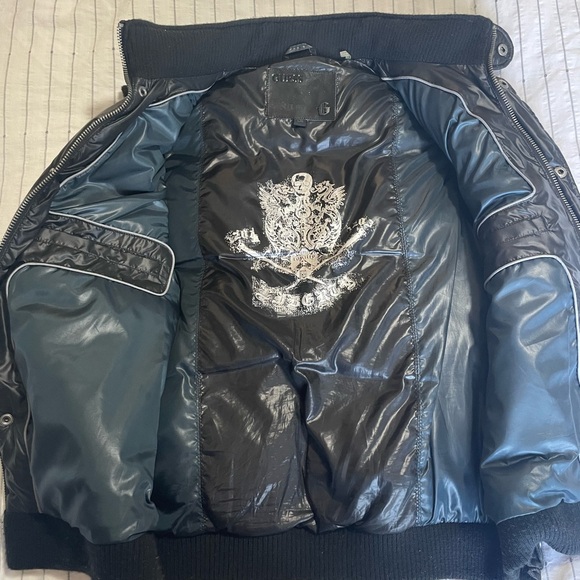 Guess puffer vest - Picture 2 of 6